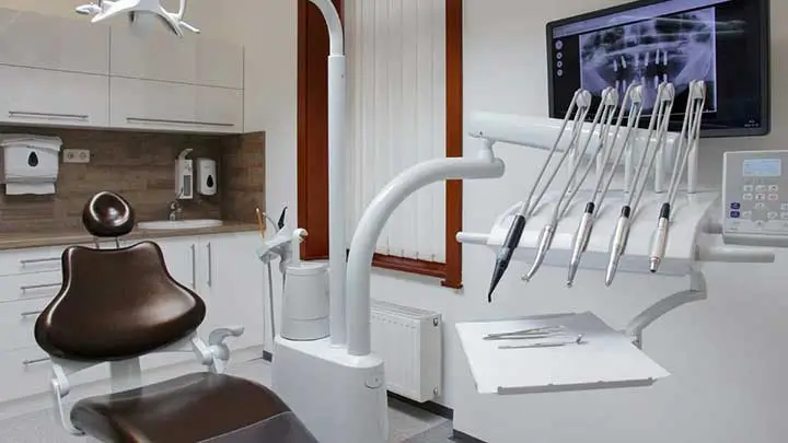 C&E Dental in Sopron, Ungarn